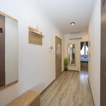 Apartment Ivan Makarska